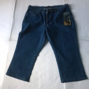 Capri, below the knee Cut Blue Jeans, Double Front Pockets